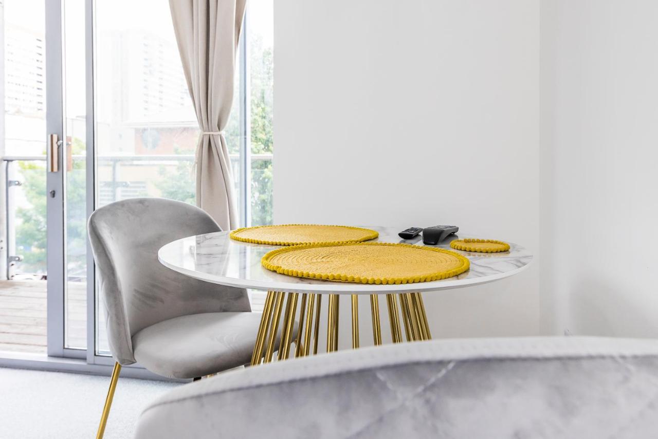 Bow Wharf Apartments London Exterior photo