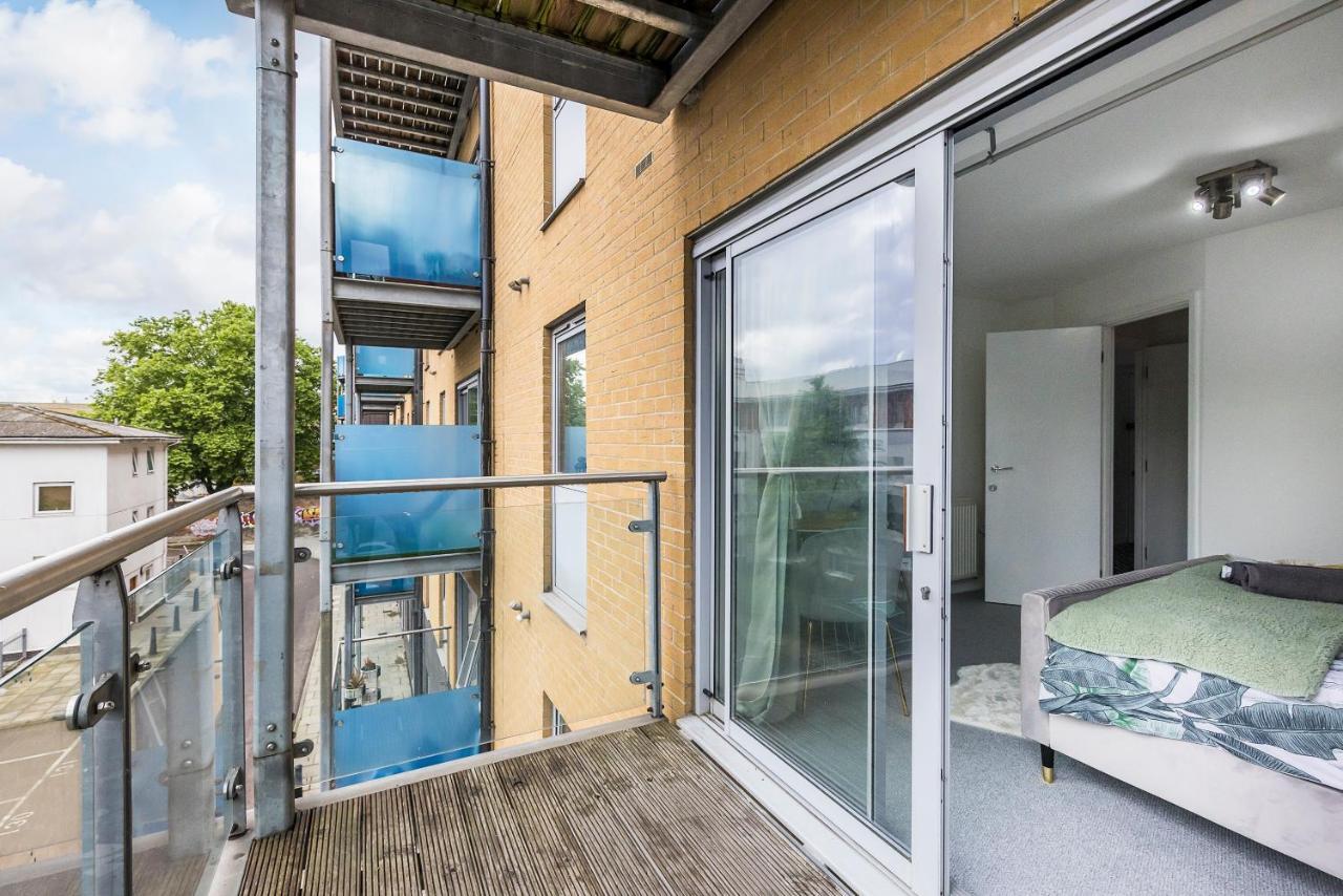 Bow Wharf Apartments London Exterior photo